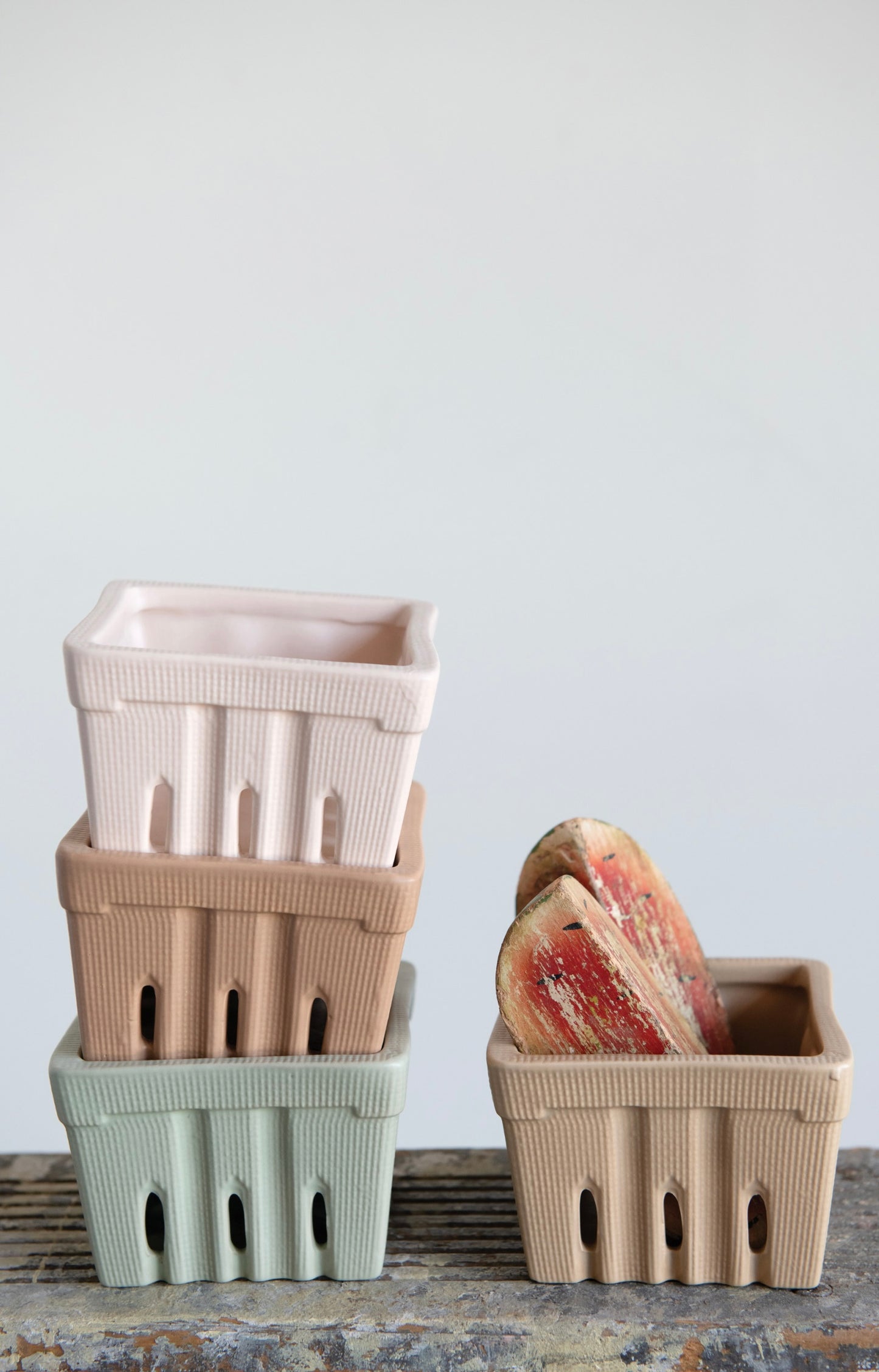 Berry basket, fruit storage, food storage, kitchen accessory, farmers market basket, kitchen , homewares, homegoods, picnic basket,